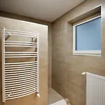 One Luxury Eger