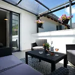 One Luxury Lejlighed Eger