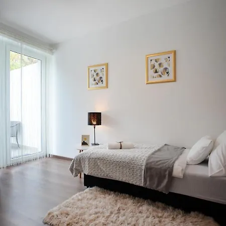 One Luxury Apartman Eger