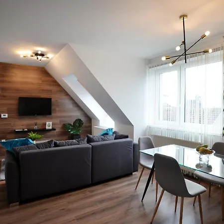 One Luxury Lägenhet Eger