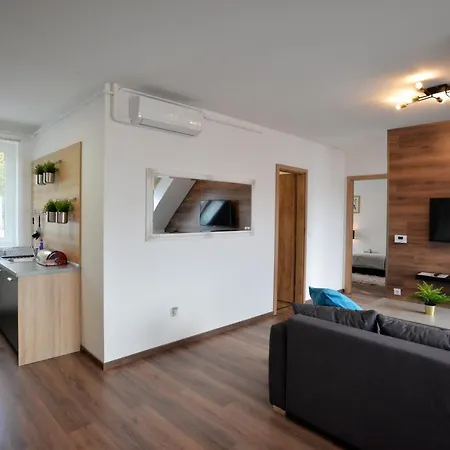 One Luxury * Eger